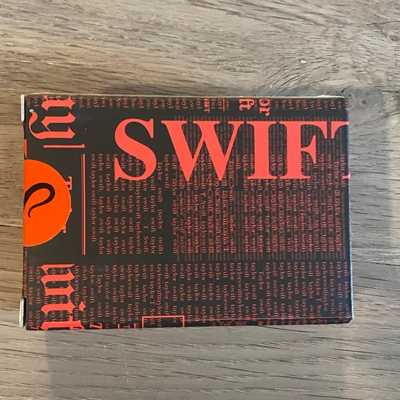 NIP. Taylor Swift Look What You Made Me Do Glitter Polaroid Picture Frame. - Picture 4 of 7